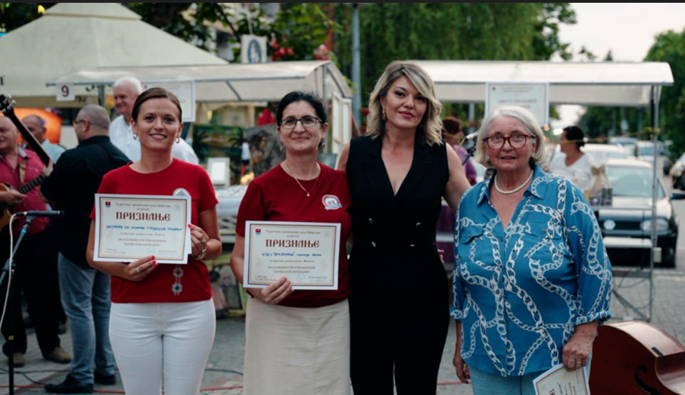 Izabran najljepši štand na manifestaiji “Zlatne ruke Potkozarja” Izabran najljepši štand na manifestaiji “Zlatne ruke Potkozarja”