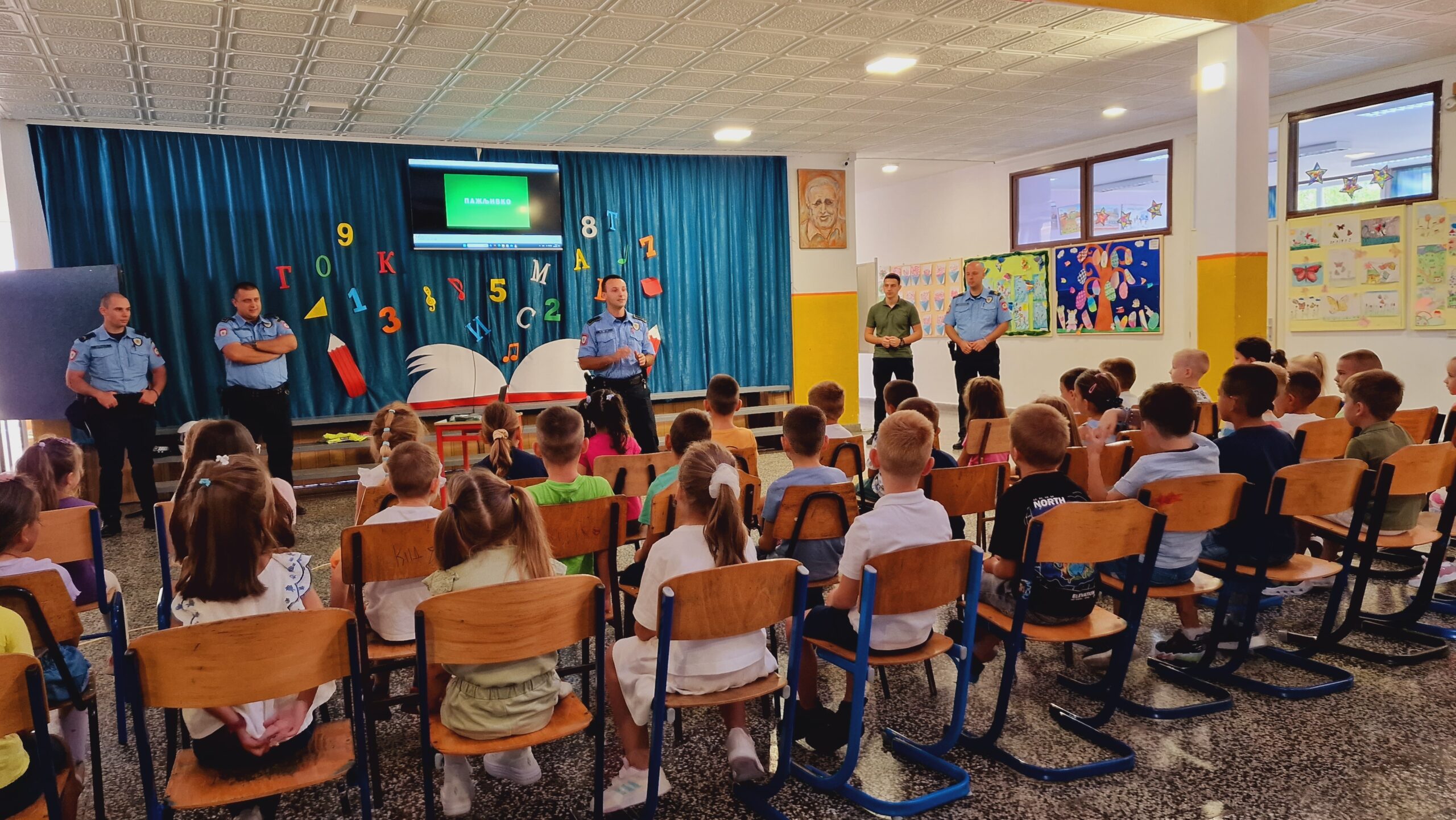 U okviru akcije „Zaštitimo djecu u saobraćaju“ održana predavanja za prvačiće