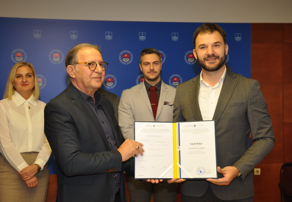 Gradonačelniku uručen certifikat za osvojeni drugi mandat na lokalnim izborima 2024.godine