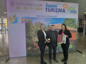 Diploma sa velikom zlatnom medaljom za doprinos razvoju i promociji turizma Turističkoj organizaciji grada Prijedora Diploma sa velikom zlatnom medaljom za doprinos razvoju i promociji turizma Turističkoj organizaciji grada Prijedora