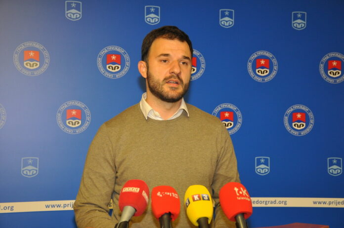 Javor: Povećani iznosi stipendija za đake i studente Javor: Povećani iznosi stipendija za đake i studente