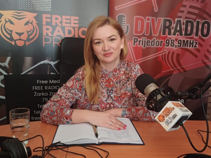 Položaj žene u savremenom društvu Položaj žene u savremenom društvu