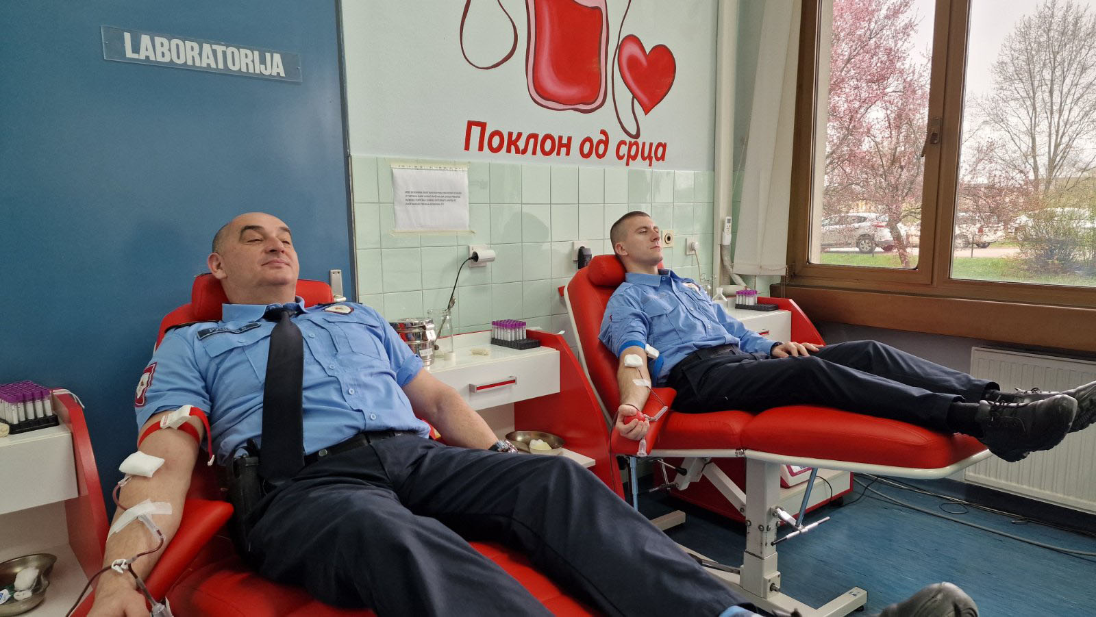 U akciji dobrovoljnog davanja krvi učestvuje oko 55 pripadnika Policijske uprave Prijedor U akciji dobrovoljnog davanja krvi učestvuje oko 55 pripadnika Policijske uprave Prijedor