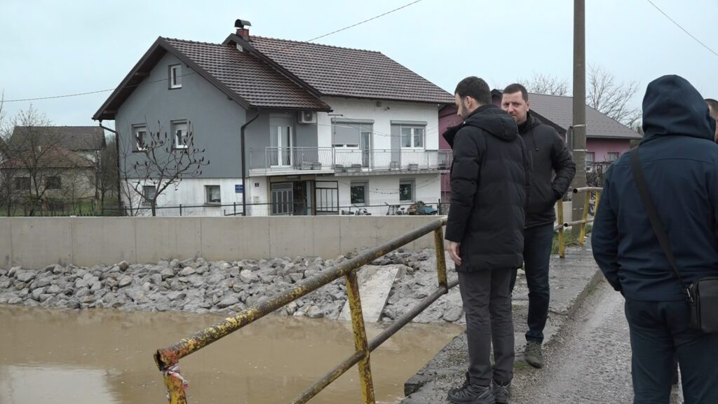 Vodostaj Sane u porastu, dežurne službe na terenu Vodostaj Sane u porastu, dežurne službe na terenu