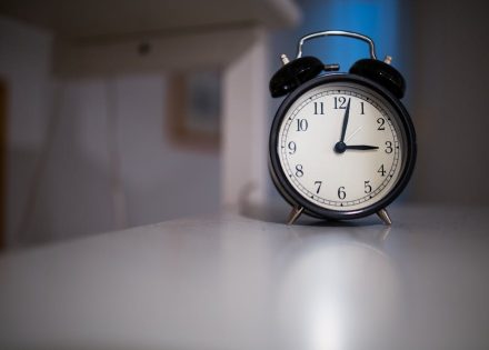 Uskoro počinje ljetnje računanje vremena: Evo kako ova promjena može da utiče na zdravlje Uskoro počinje ljetnje računanje vremena: Evo kako ova promjena može da utiče na zdravlje