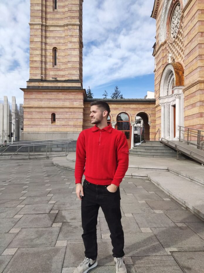 Mladi pjesnik Dino Kričković osvojio prvu nagradu na Međunarodnom festivalu Mladi pjesnik Dino Kričković osvojio prvu nagradu na Međunarodnom festivalu