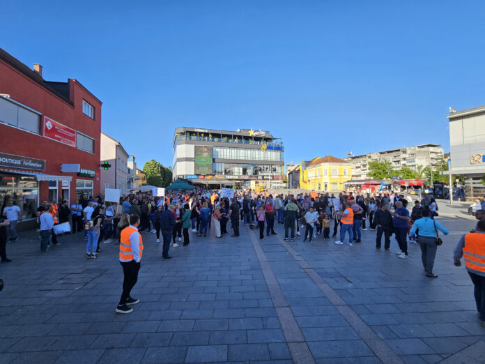 Na Trgu Zorana Karlice održan protest radnika “Arcelor Mital Prijedor”