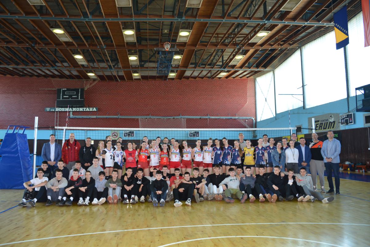 U Sportskoj dvorani “Mladost” organizovano druženje mladih sportista iz Prijedora i Kragujevca U Sportskoj dvorani “Mladost” organizovano druženje mladih sportista iz Prijedora i Kragujevca