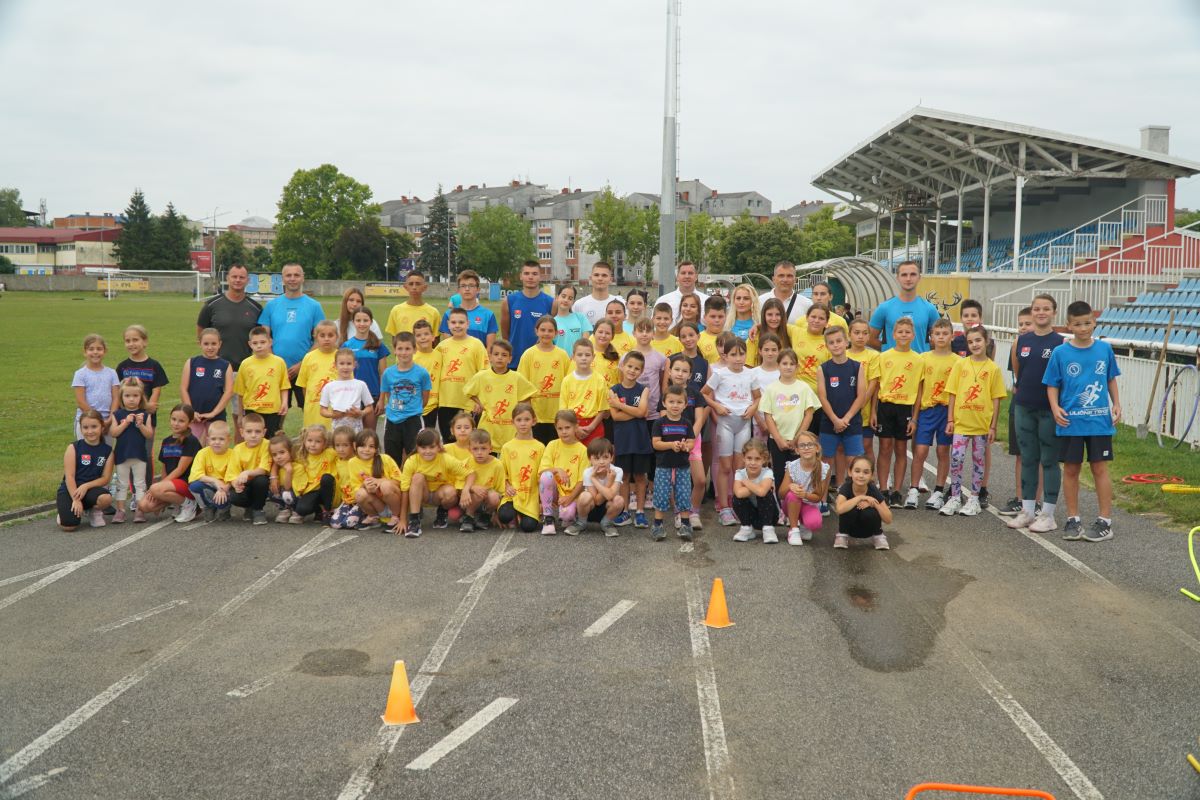 Besplatna škola atletike okupila veliki broj mališana na Gradskom stadionu Besplatna škola atletike okupila veliki broj mališana na Gradskom stadionu