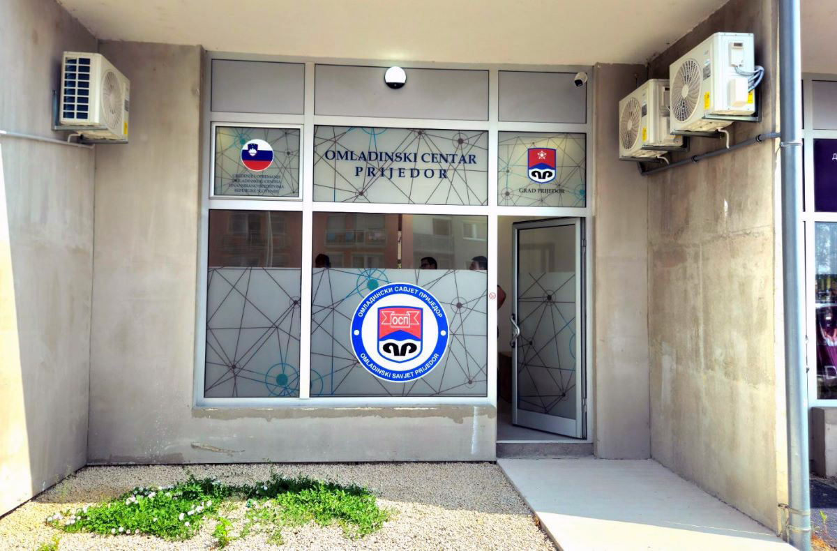U toku radovi na opremanju prostorija Omladinskog centra u naselju Pećani U toku radovi na opremanju prostorija Omladinskog centra u naselju Pećani