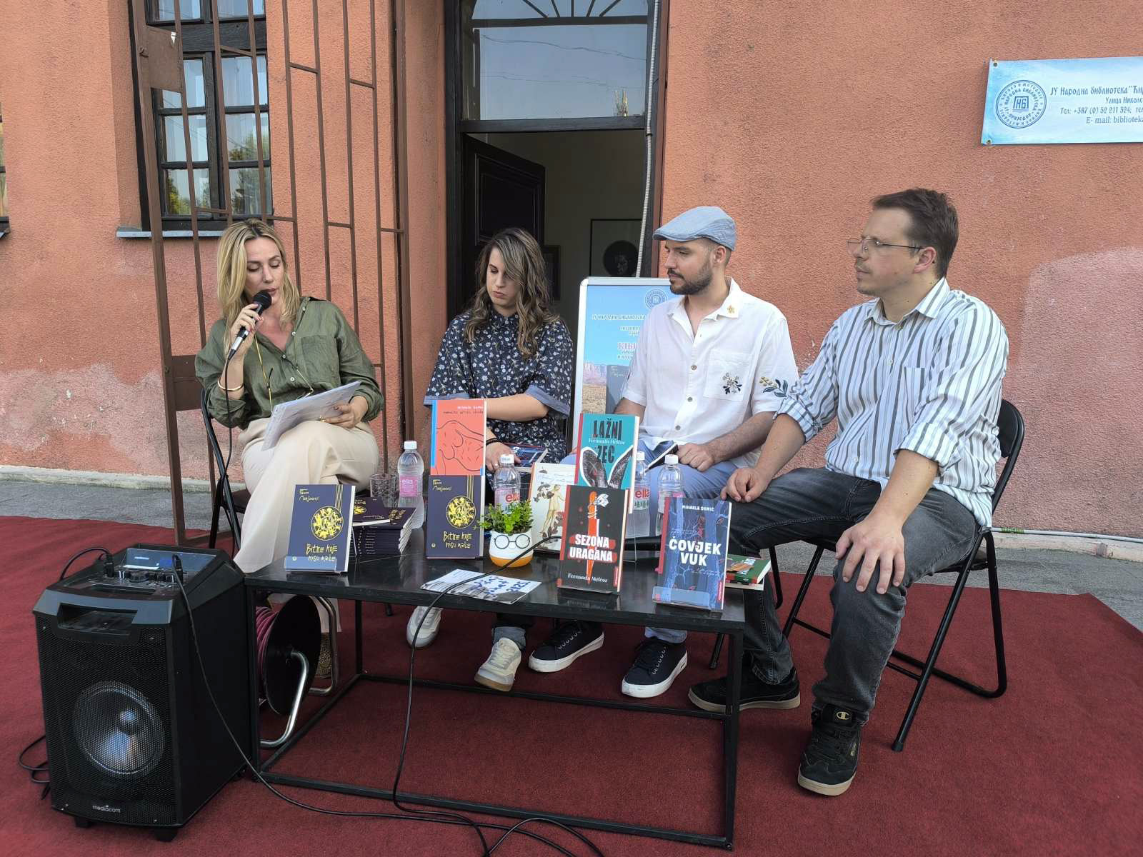 Promocijom domaćih autora krenuo kravan “Knjiga na putu” Promocijom domaćih autora krenuo kravan “Knjiga na putu”
