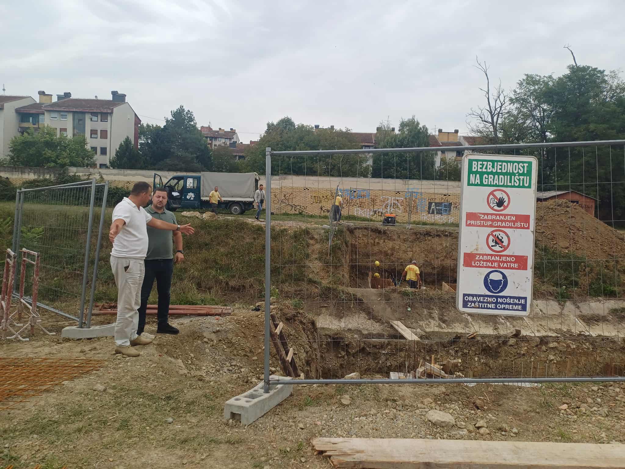Počela izgradnja pješačkog mosta preko Puharske između naselja Raškovac i Pećani Počela izgradnja pješačkog mosta preko Puharske između naselja Raškovac i Pećani