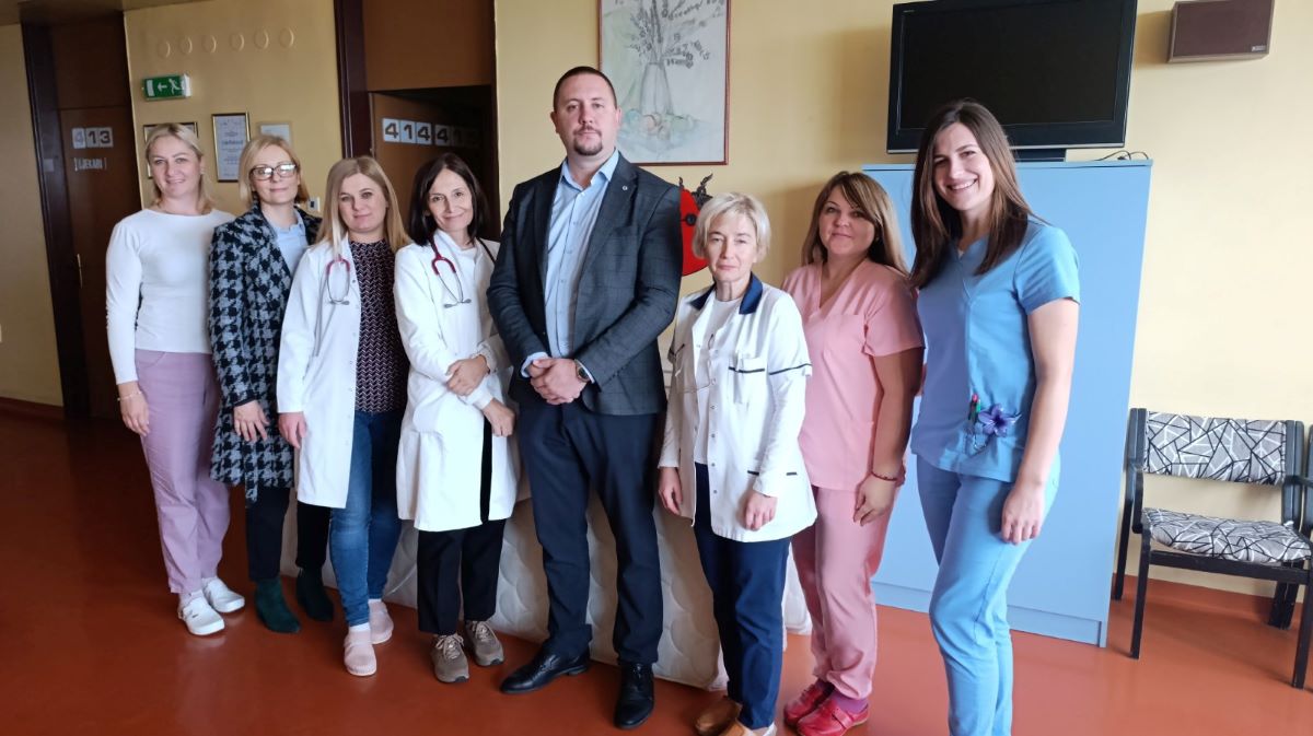 Grad Prijedor povodom “Nedjelje djeteta” donirao madrace Odjeljenju pedijatrije prijedorske Bolnice Grad Prijedor povodom “Nedjelje djeteta” donirao madrace Odjeljenju pedijatrije prijedorske Bolnice
