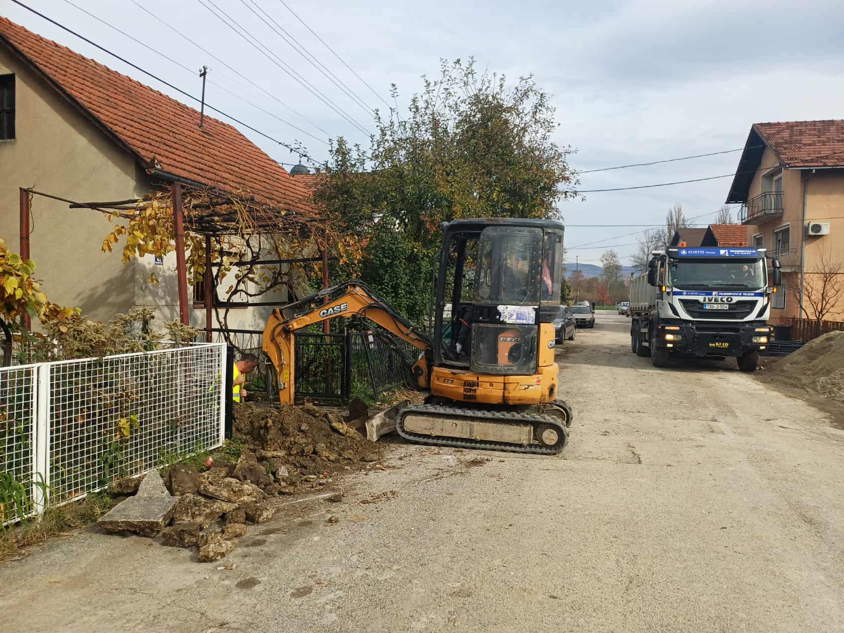 Rekonstrukcija i izgradnja vodovodne mreže u vrijednosti 3, 37 miliona maraka Rekonstrukcija i izgradnja vodovodne mreže u vrijednosti 3, 37 miliona maraka