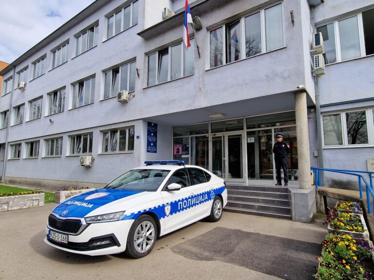 Uhapšeni Prijedorčani, pokušali iznuditi novac i tukli sugrađanina Uhapšeni Prijedorčani, pokušali iznuditi novac i tukli sugrađanina
