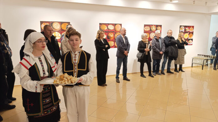Otvorena izložba fotografija „Obredni hljeb – tačka spajanja“ Otvorena izložba fotografija „Obredni hljeb – tačka spajanja“