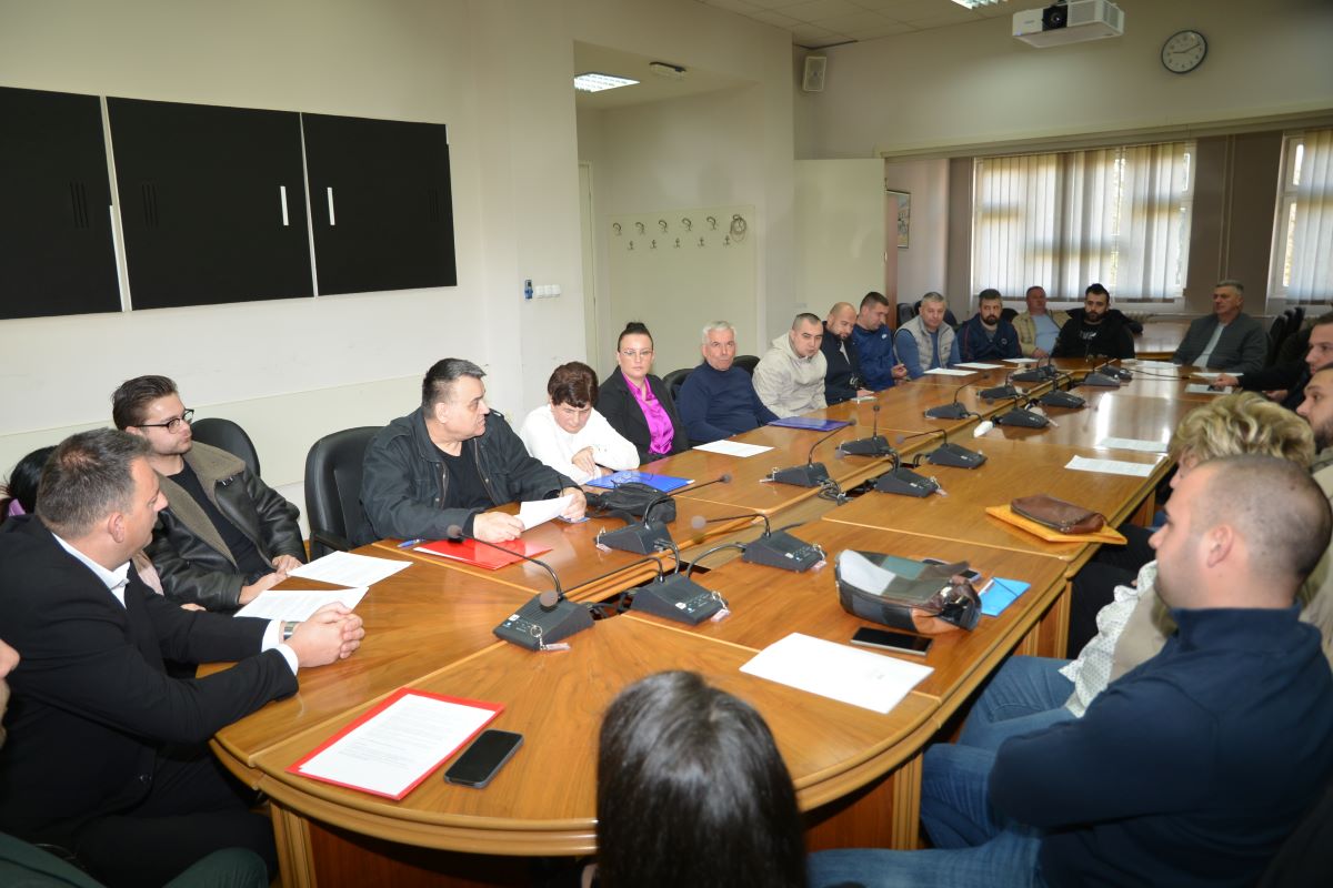 U Gradskoj upravi potpisani ugovori o zapošljavanju 33 lica U Gradskoj upravi potpisani ugovori o zapošljavanju 33 lica