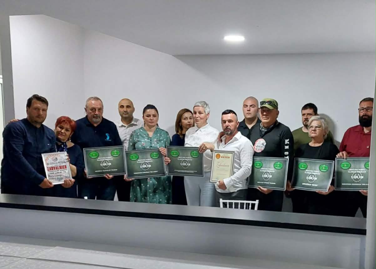 Bivši radnici „Nove Ljubije“ uručili 24.000 KM pomoći udruženjima iz Prijedora